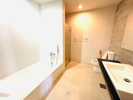 Bathroom - Fully Furnished 3 BR Apartment for rent in Colombo 3 