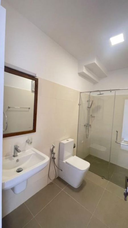 Bathroom - Unfurnished 4 BR Brand New House for rent in Battaramulla 