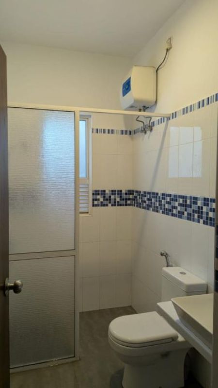 Bathroom - Spacious 4 Bedroom House for Rent at Kalalgoda Road, Thalawathugoda | LKR 200,000/ month (EM060AC)