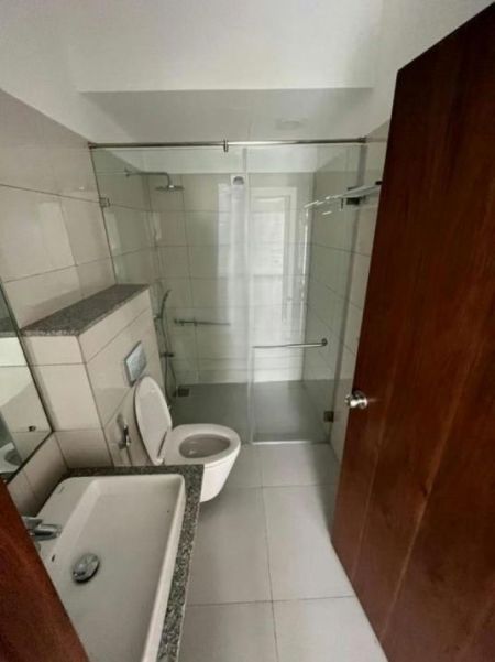 Bathroom - Iconic Galaxy - 03 Bedroom Unfurnished Apartment for Sale in Rajagiriya (A2149)