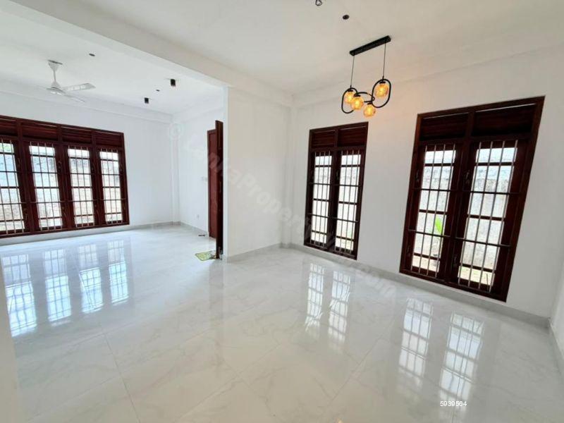 House for sale in Thalawathugoda