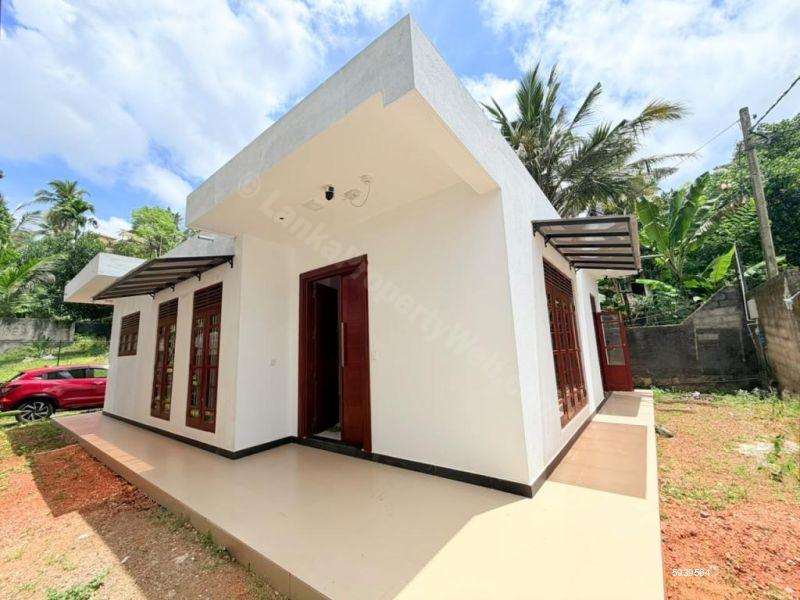House for sale in Thalawathugoda