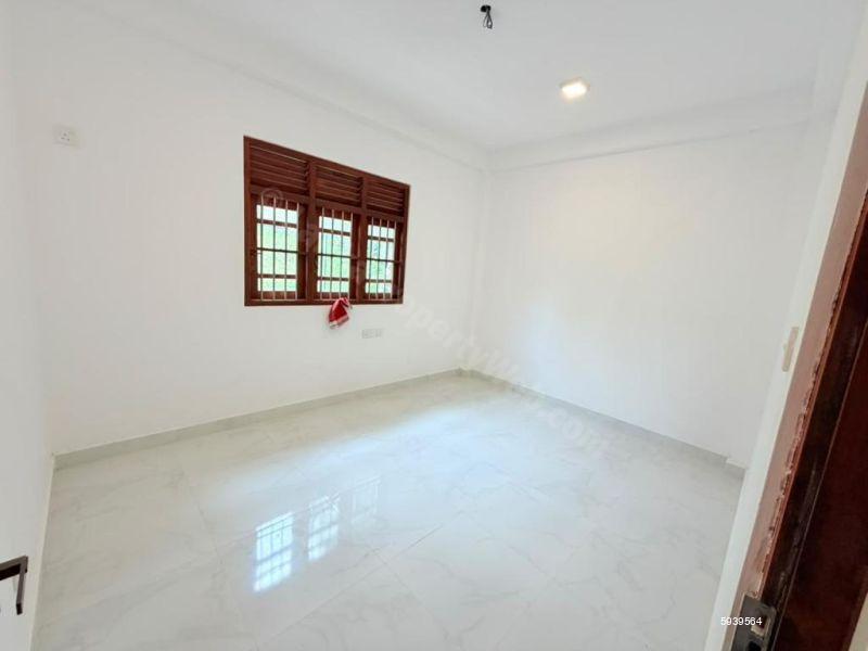 House for sale in Thalawathugoda