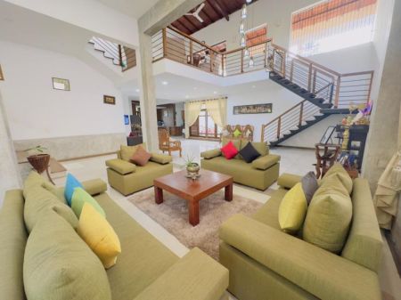 Living Room - (DH548) Furnished Modern Two Storey House for Sale in Athurugiriya