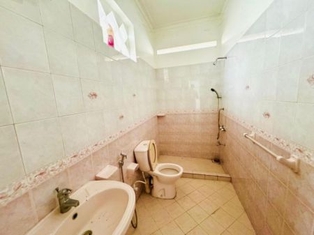 Bathroom - (PH635) Two Storey House for Sale in Boralesgamuwa