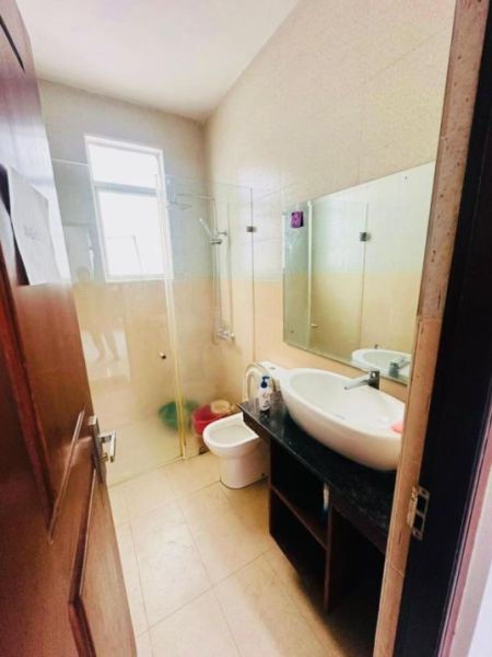 Bathroom - (RH520) Three Storey House for Sale in Panadura