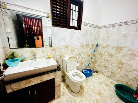 Bathroom - (SR698) Semi Furnished Two Storey House for Rent in Akuregoda