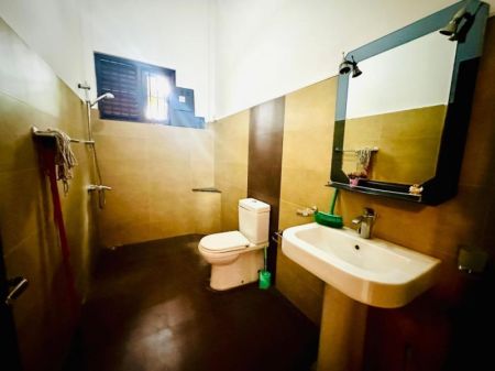 Bathroom - (SR698) Semi Furnished Two Storey House for Rent in Akuregoda