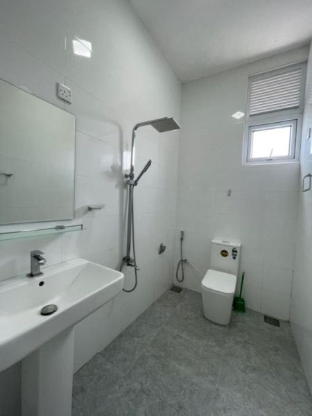 Bathroom - Dehiwala Fully Furnished 2-Bedroom Apartment for Long-Term Rental. (Property Code: CSM101)