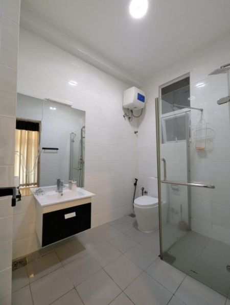 Bathroom - Apartment for sale in Mount Lavinia 