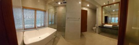 Bathroom - Seylan Tower - 03 Bedroom Furnished Apartment for Rent in Colombo 03 (A774)