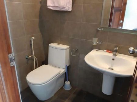 Bathroom - Edmonton - 03 Bedroom Furnished Penthouse for Rent in Colombo 05 (A1254)