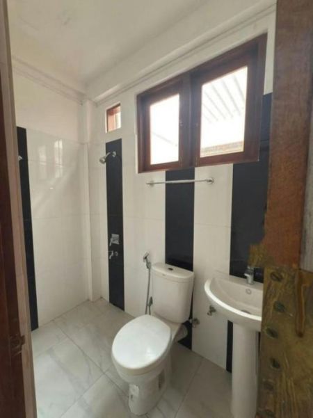 Bathroom - 07 Bedroom Unfurnished 03 Storied House for Sale in Nawala (A5225)