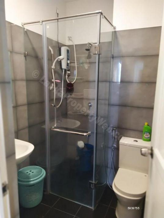 Bathroom - Apartment for rent in Colombo 8
