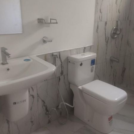Bathroom - House for rent in Makola 