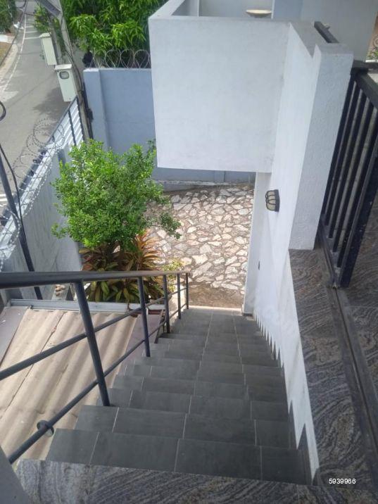 Exterior - House for rent in Nugegoda