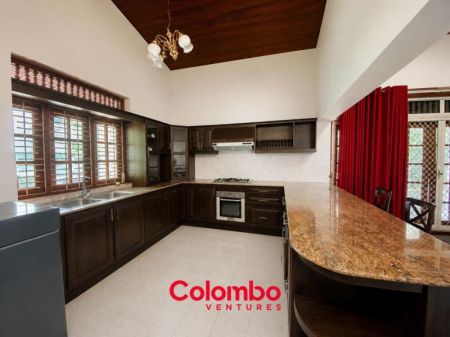 Kitchen - 5 Room 64 Perch Land Large Property for SALE - Ramanayake Mawatha, Thalahena, Malabe (HS458)