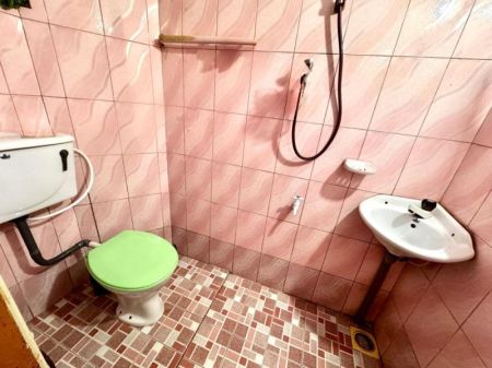 Bathroom - (SH1296) Three Storey House for Sale in Rajagiriya