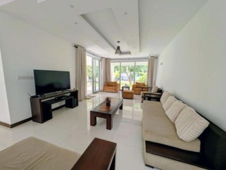 Living Room - (SH1298) Multi Storey House with 100 Perch Land for Sale in Rajagiriya