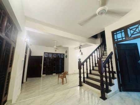Living Room - (RR664) Two Storey House for Rent in Mount Lavinia