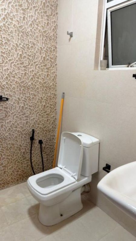 Bathroom - Fully Furnished 3 BR Apartment for rent in Dehiwala 