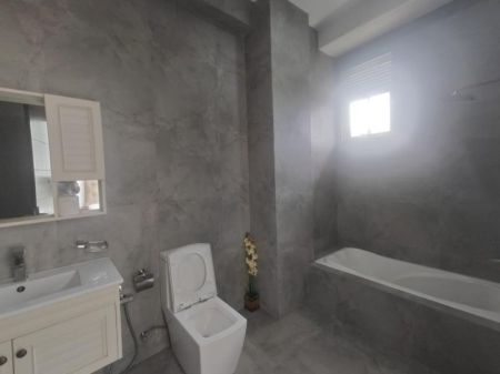 Bathroom - Legends Towers - 03 Bedroom Furnished Apartment for Rent in Colombo 07 (A2233)
