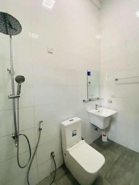 Bathroom - Long-Term Furnished Apartment Rental in Dehiwala – 2 Bedrooms. (Property Code: CSMG0F)