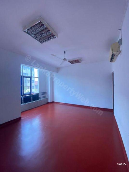 Commercial for rent in Colombo 8