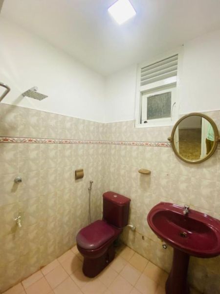 Bathroom - Colombo 06 Fully Furnished Apartment for Long-Term Rental. Property Code: (CSPL102)