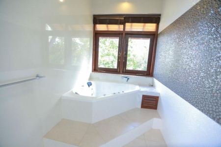 Bathroom - Nugegoda Super Luxury House For Sale In A Prime Location 