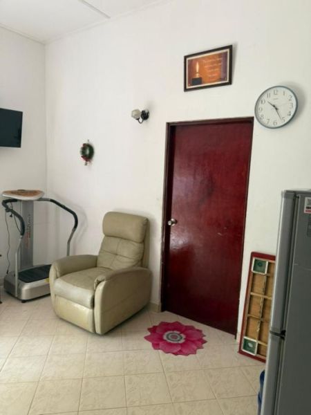 Living Room - (BH203) Large House for Sale in Uswetakeiyawa