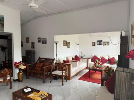 Living Room - (BH203) Large House for Sale in Uswetakeiyawa