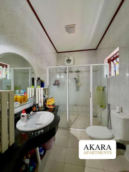 Bathroom - 10 Perches Unfurnished House for Sale - HL54200
