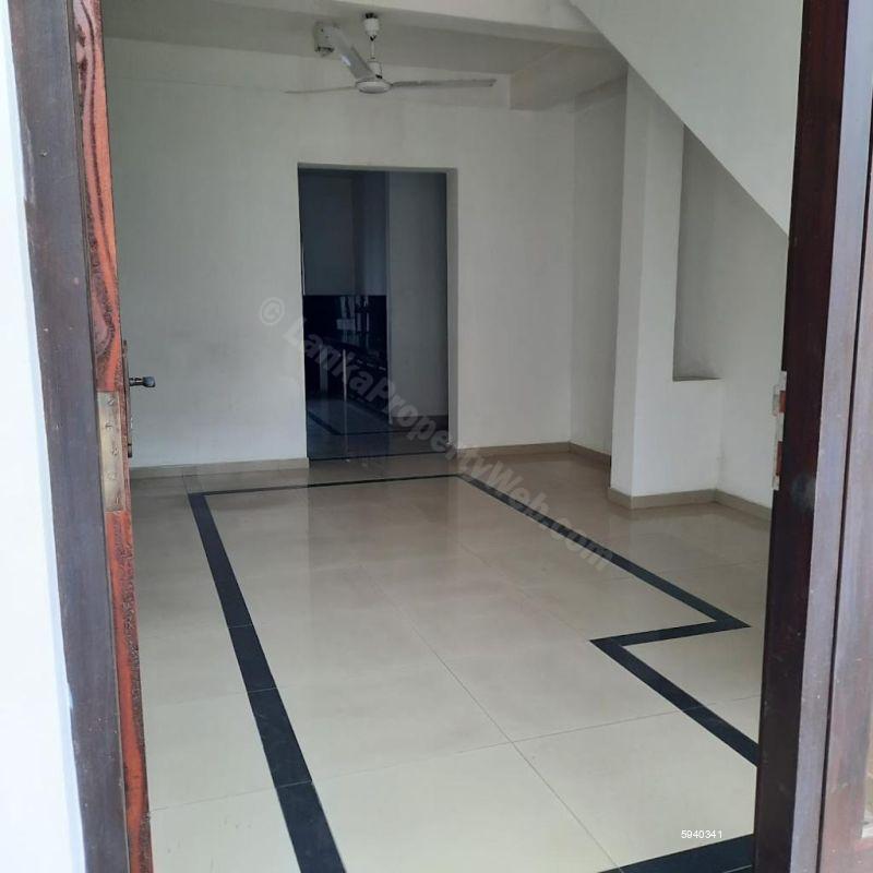 Exterior - House for rent in Colombo 8