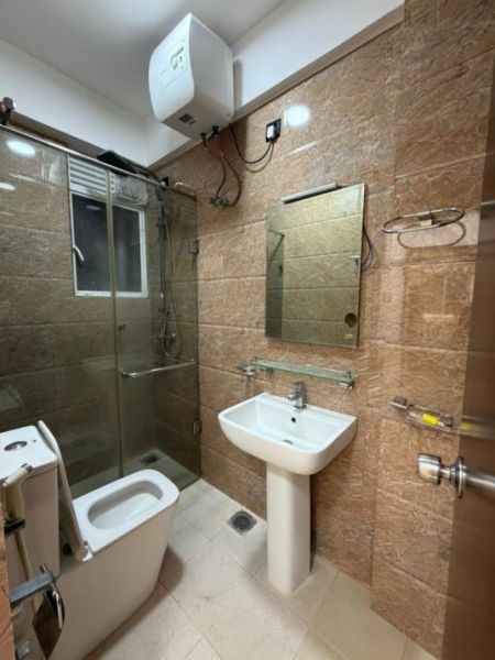 Bathroom -  Spacious 4-Bedroom Apartment for Rent – Colombo 06