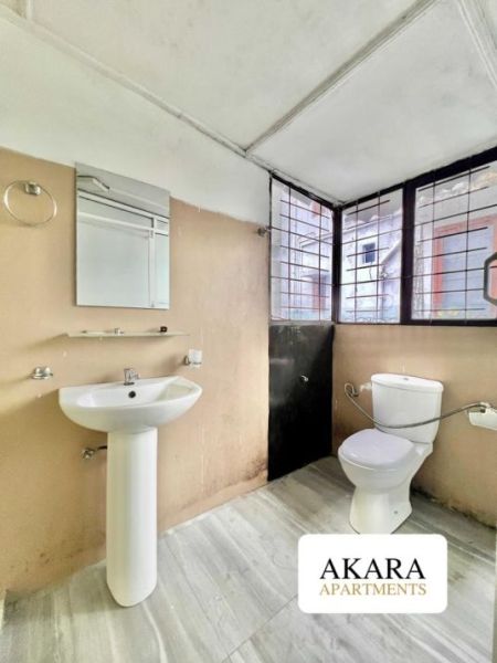 Bathroom - 12.96 Perches House for Sale - HL50575
