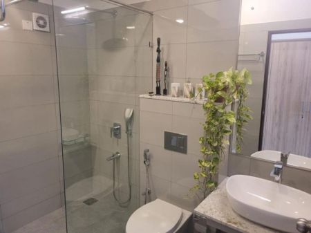 Bathroom - Iconic Galaxy/Furnished unit/03beds/Apartment for sale in Rajagiriya 