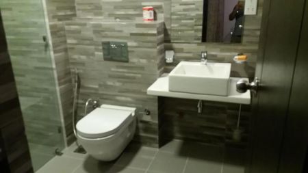 Bathroom - The Highness/03beds Apartment for sale in Rajagiriya 