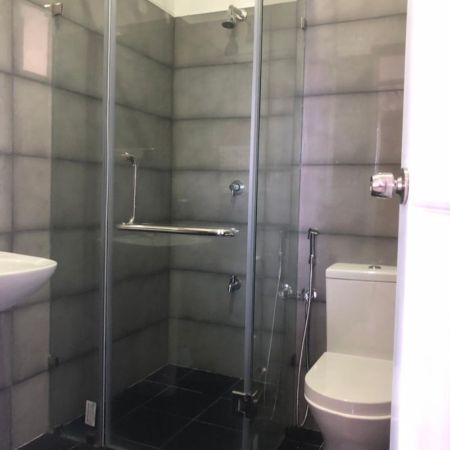 Bathroom - Oval view/Furnished/3 beds/Apartment for rent in Colombo 8
