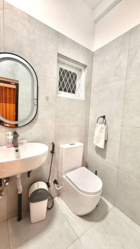 Bathroom - (PR1018) Fully Furnished 5 Bedroom Modern House for Rent in Moratuwa