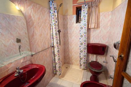 Bathroom - 35.5 Perch Land with House for Sale in Maharagama - land Value (DH124)