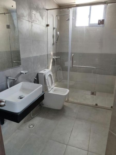 Bathroom - Royal Park - 05 Bedroom Furnished Penthouse for Rent in  Rajagiriya (A5778)