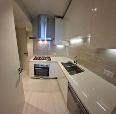 Kitchen - Brilliantly Furnished, Brand New 3 Bedroom Apartment - Colombo City Center....Panoromic view of the Indian ocean.