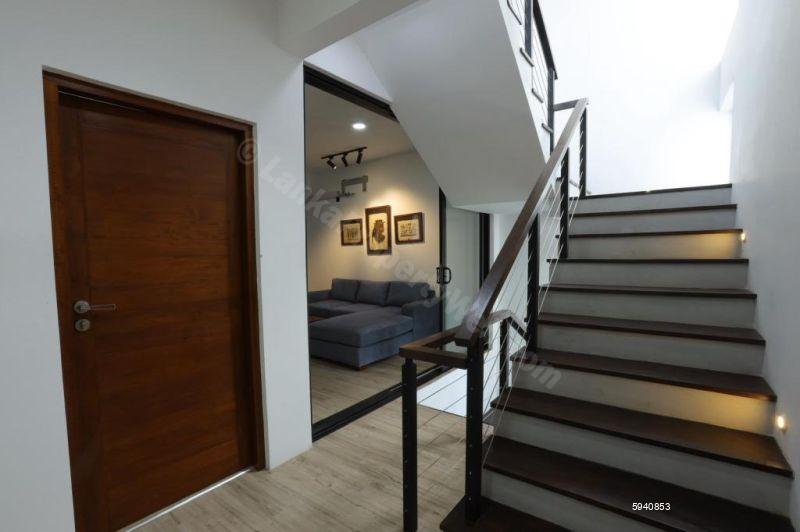 House for sale in Kahathuduwa
