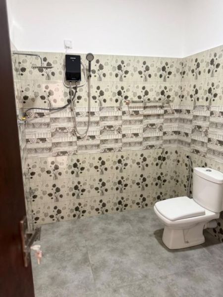Bathroom - 10.3 Perch 2 Storey Brand New House for Sale in Makandara , Kesbewa PCCC – A1