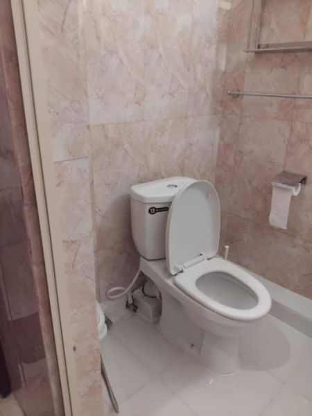 Bathroom - 4 Bedroom Furnished House for Rent - Battaramulla, Akuregoda Road | LKR 500,000 Per Month (EM1020)