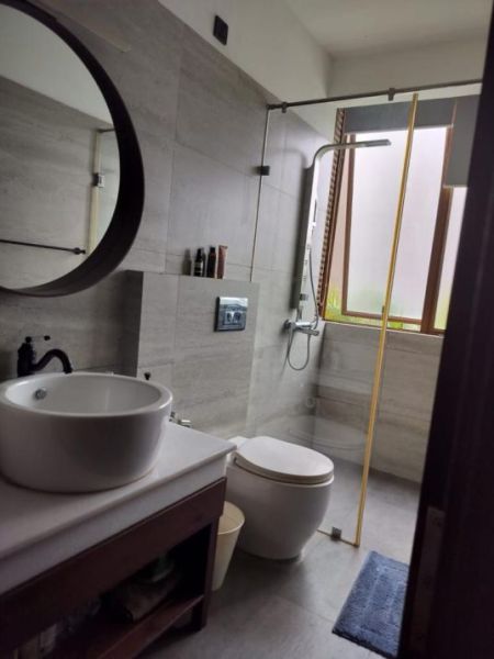 Bathroom - 4BR Beautiful House for sale in Colombo 5 