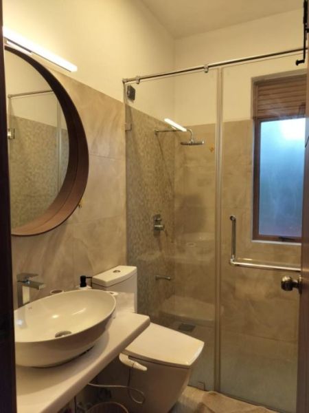 Bathroom - 4BR Beautiful House for sale in Colombo 5 