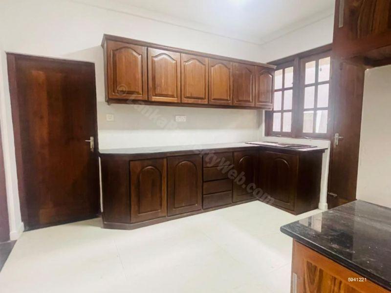 Kitchen - House for rent in Battaramulla