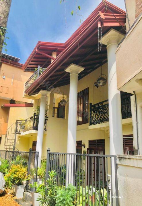 Exterior - House for rent in Dehiwala